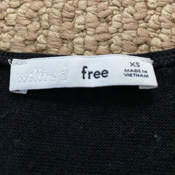 Aritzia crop top - Picture 2 of 3